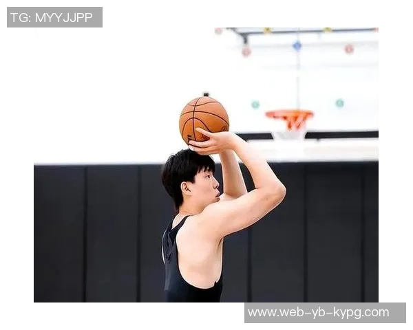 杨瀚森未获主帅信任内线人手不足仍难以获得上场机会